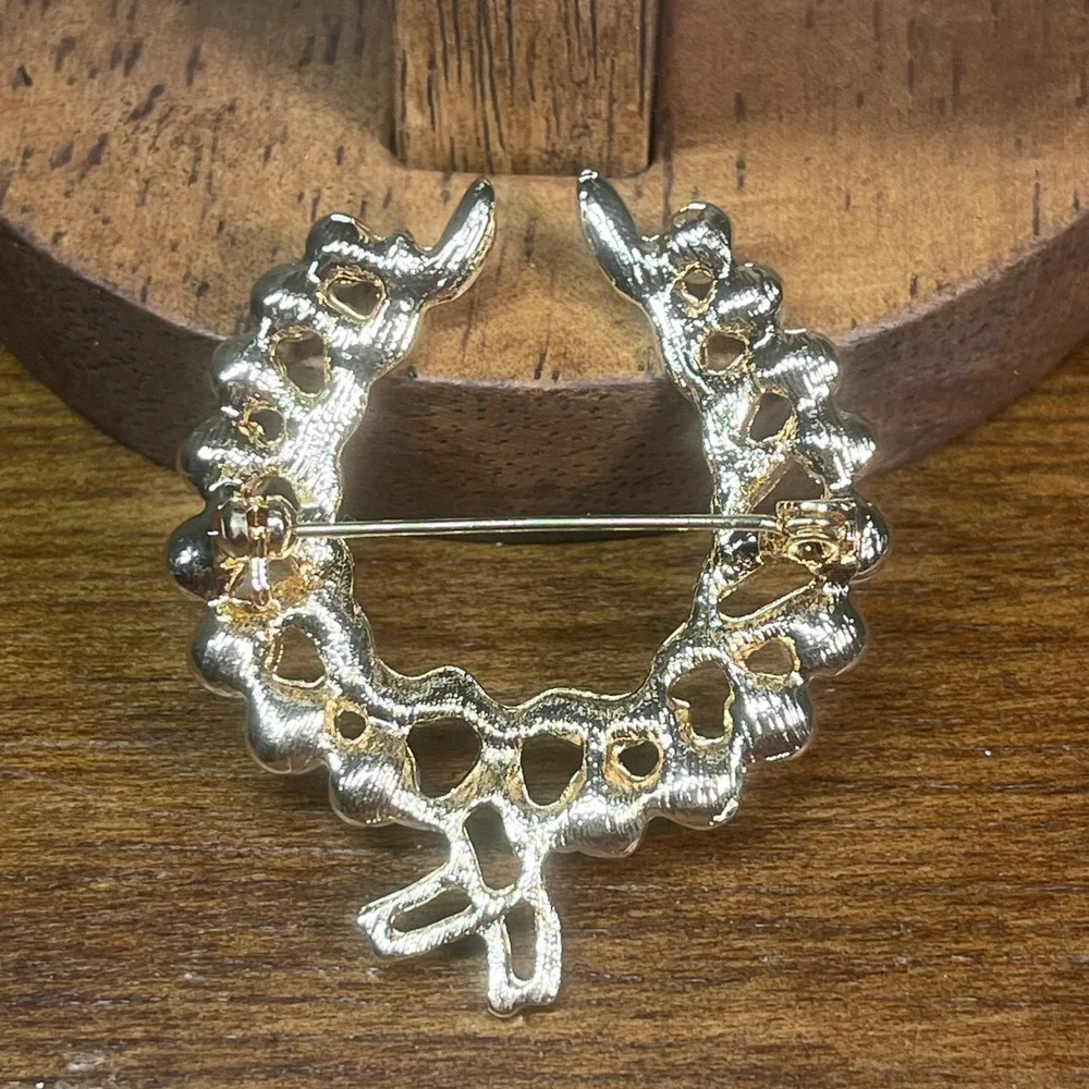 Vtg Gold Tone Faux Pearl Wreath Brooch Laurel Leaf Bow Pin Classic Accessory